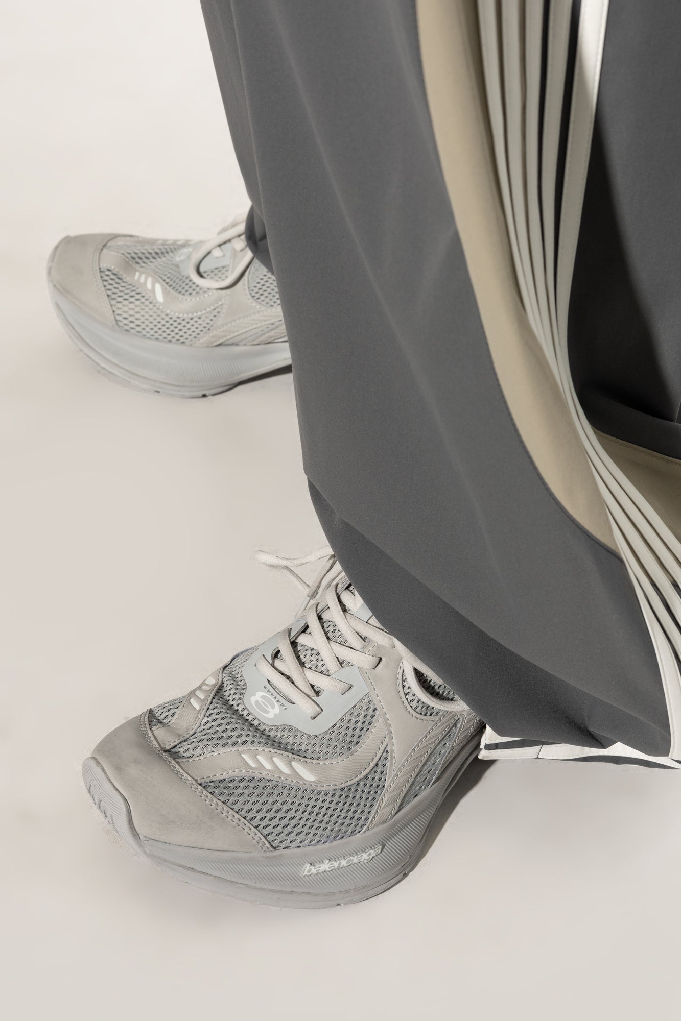 Balenciaga GREY Sneakers Circuit 793945 WFLGY-1010