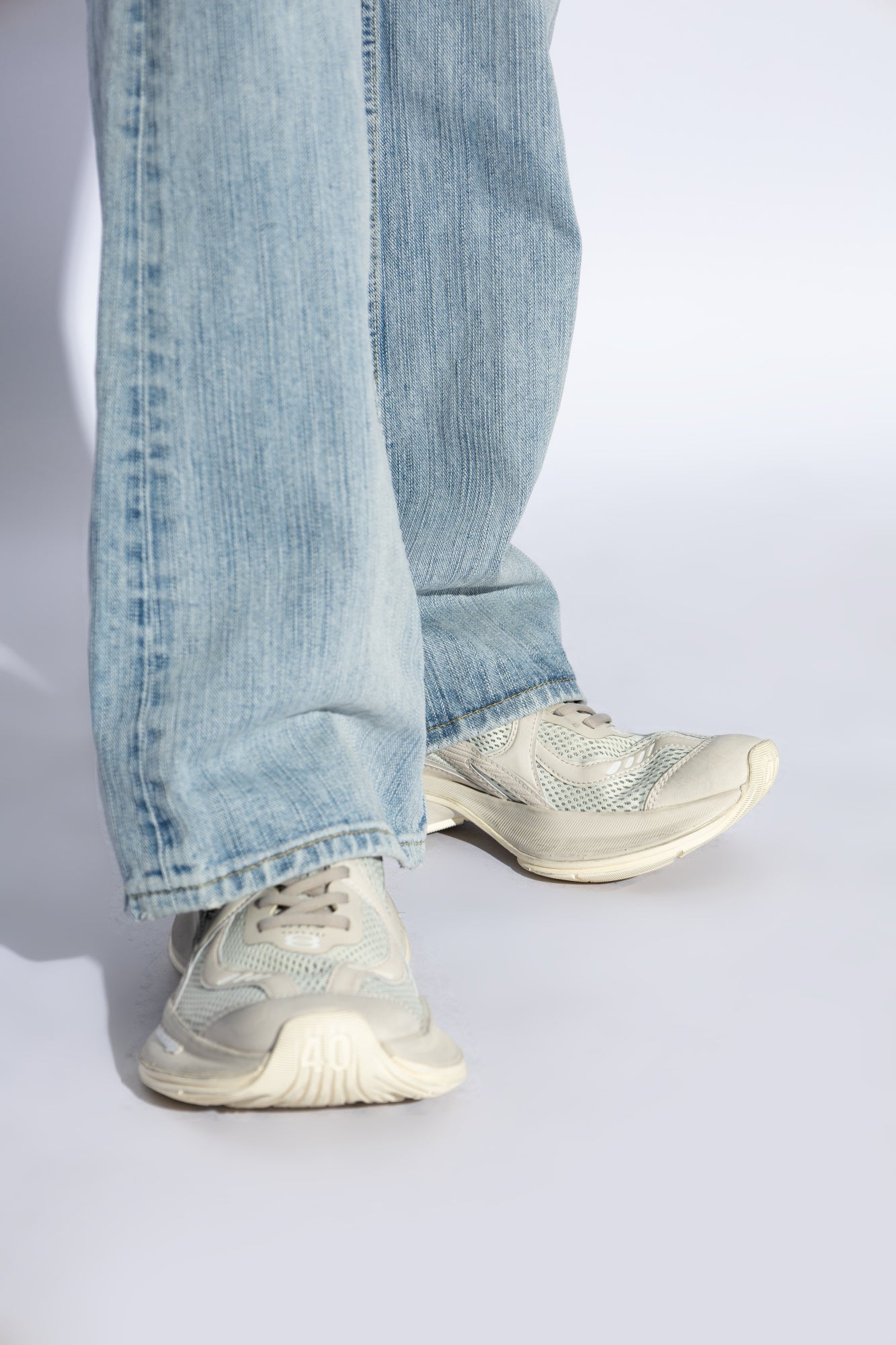 Balenciaga cream Sneakers Circuit 793944 WFLGY-2000
